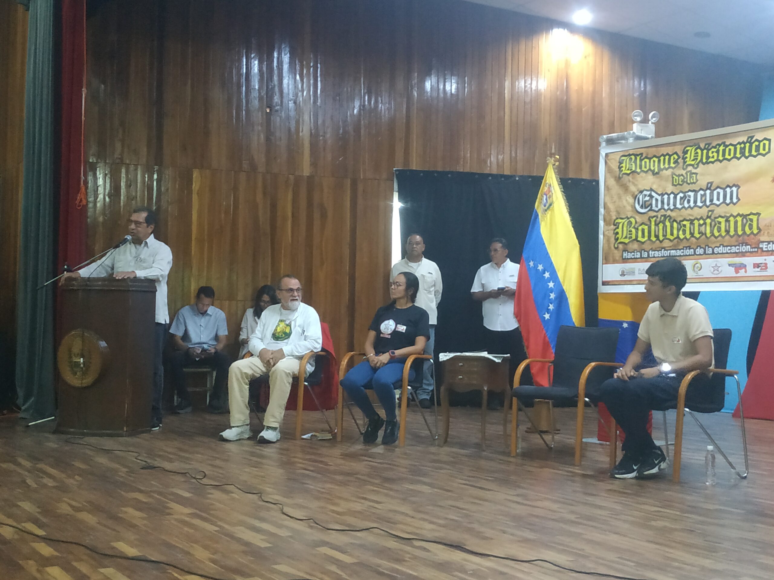 Debate de ideas continuará impulsandoBloque Histórico de la Educación en Barinas