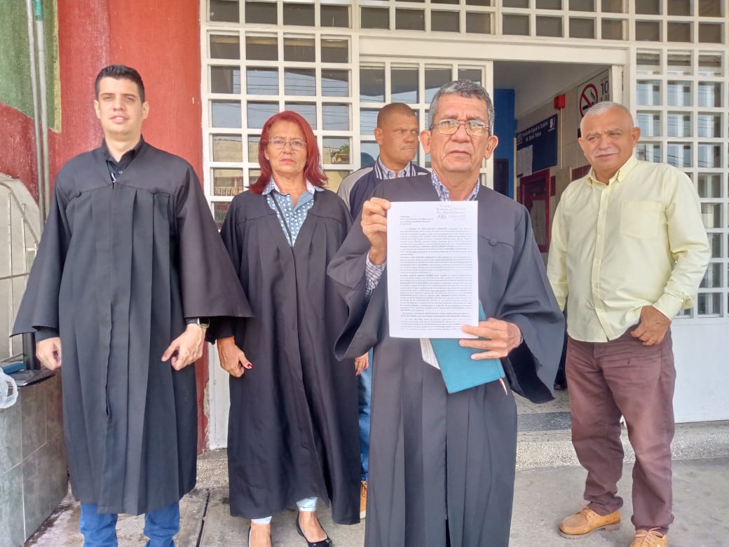 Desde las puertas de la referida instanciaAbogados denuncian anarquíaen tribunales laborales de Barinas
