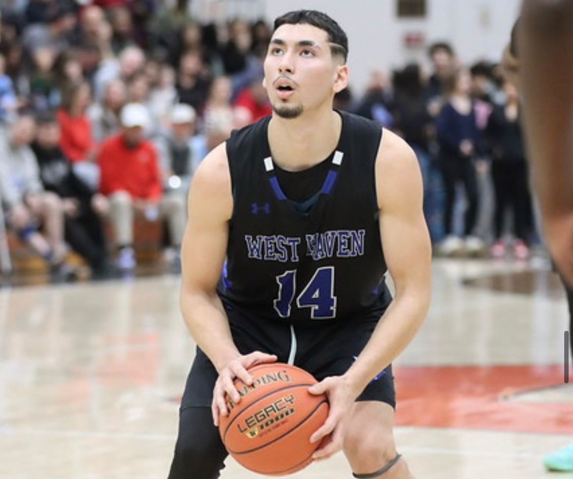En All Star en ConnecticutBariniteño Sirabonian figura entrelos mejores del baloncesto norteamericano