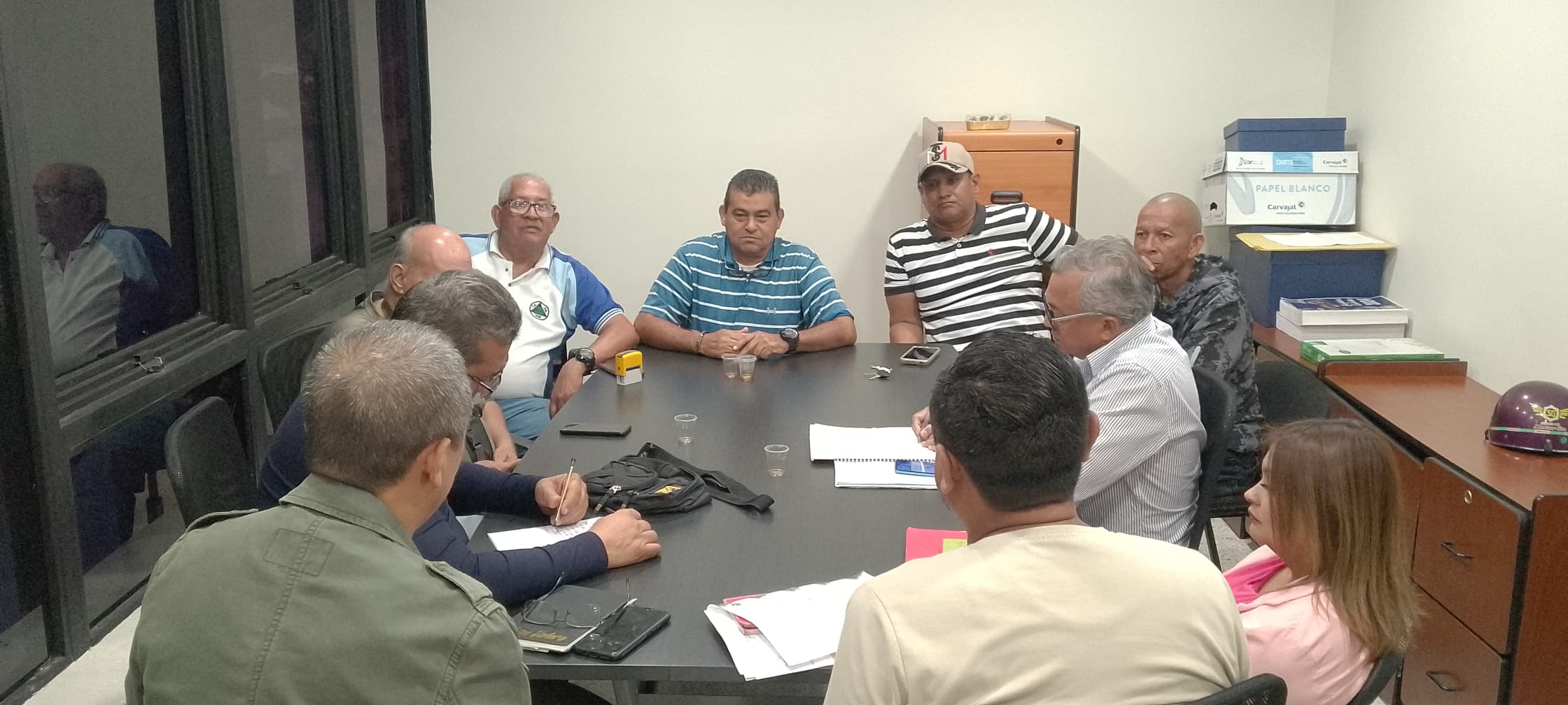 Con pagos 30-M y 15 -ATrabajadores del ejecutivo regionalreciben pago de uniformes