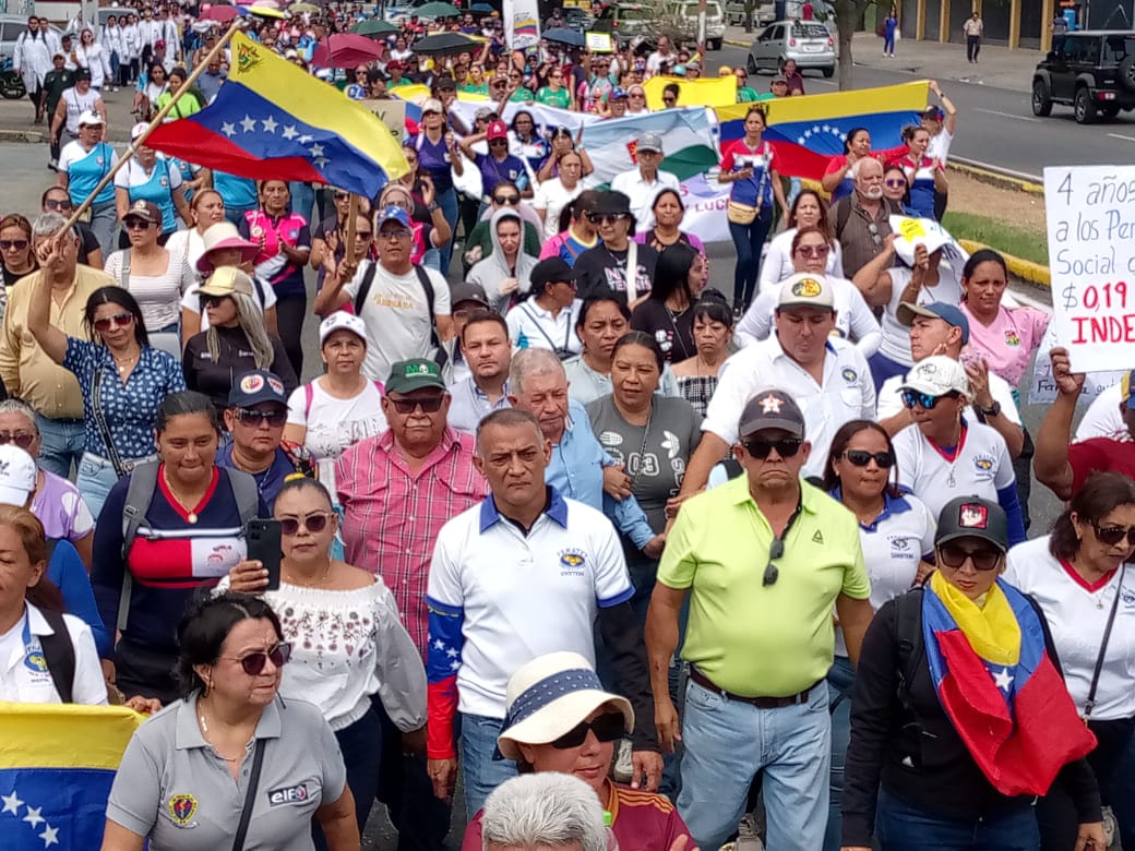 Señalaron dirigentes de la IntergremialSindicatos y trabajadores se mantendrán en lacalle hasta lograr respuesta sobre aumento salarial