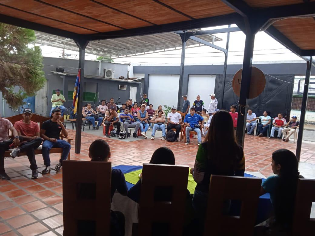 Con organización y compromisoFuerza Democrática 23 de Enero impulsaencuentro juvenil para fortalecer respaldo a MCM