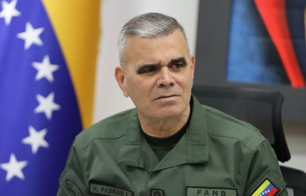 Rodríguez destituyó a Padrino López comoministro de Defensa tras más de 10 años en el cargo