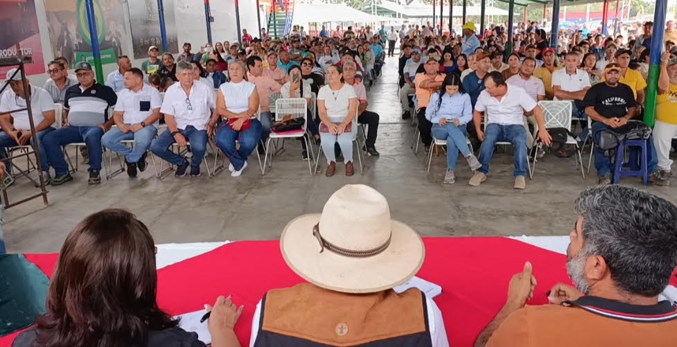 Para negociar precio justoParo de lecheros barinesesdio tregua por siete días