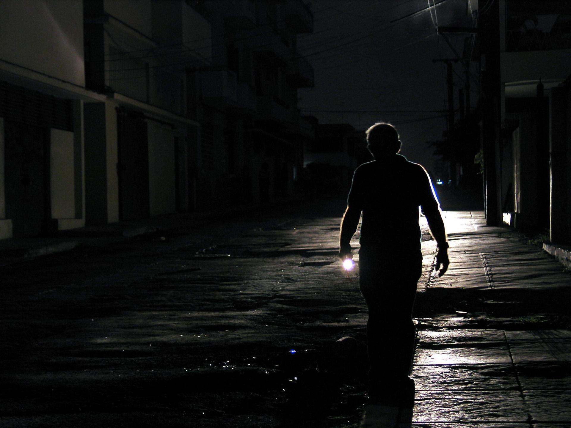 Sistema eléctrico de Cuba se desmorona tras nuevo apagón masivo, el segundo en seis días