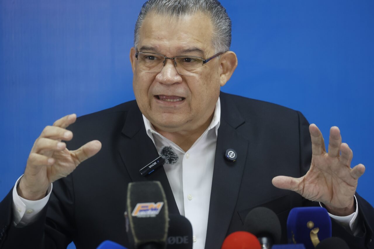 Enrique Márquez propone eliminar la reelección indefinida y elegir un nuevo CNE y TSJ