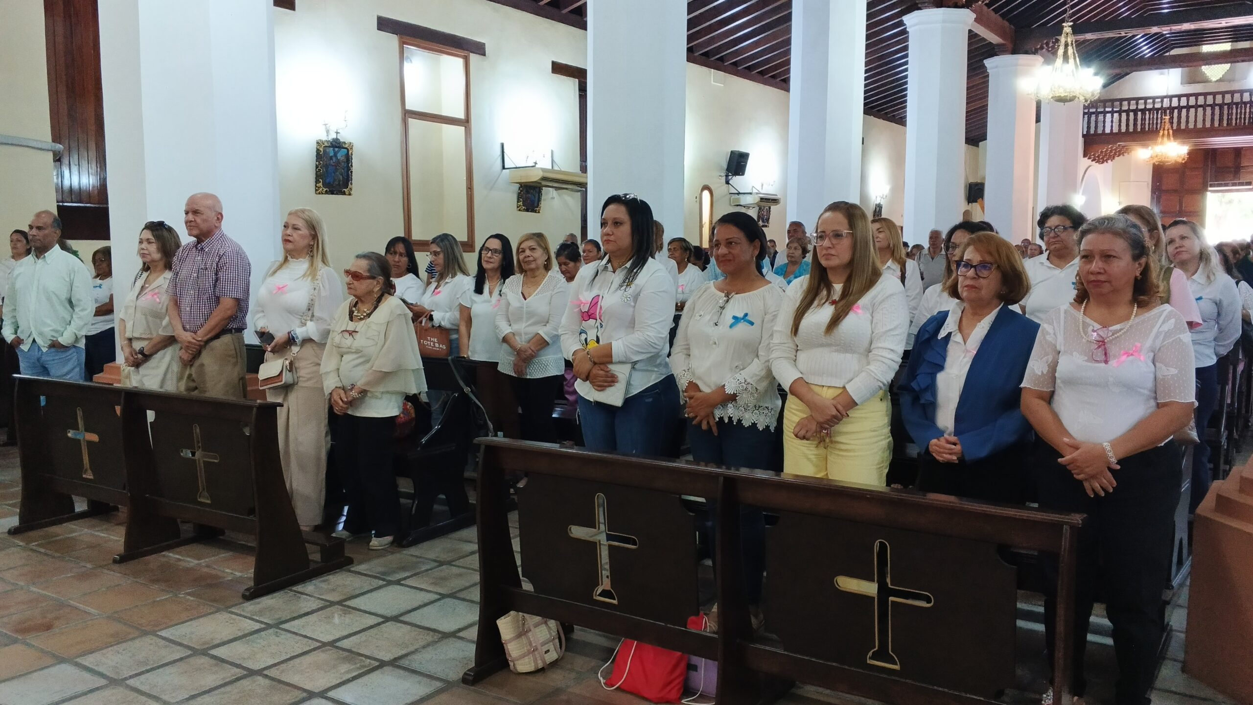 Mujeres de la Alternativa Democráticase unen en oración por libertad y justicia