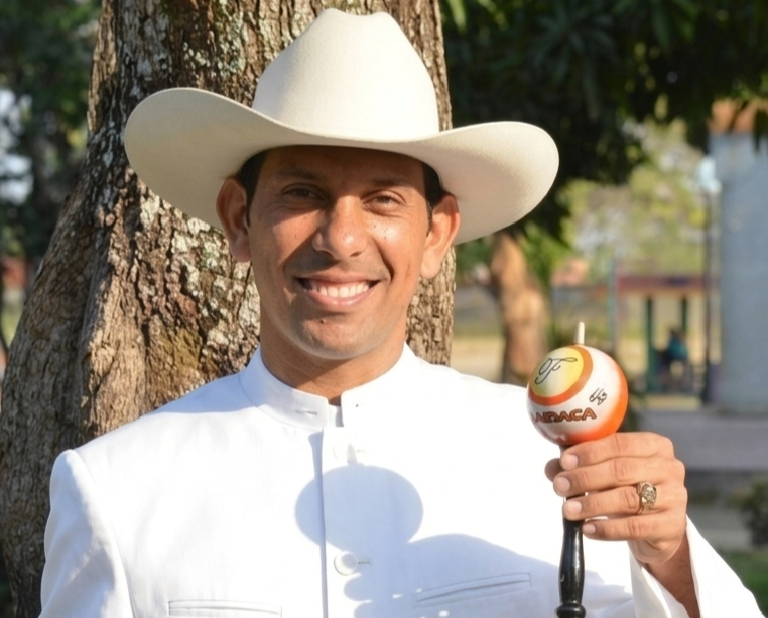 Dr. Daniel Cabrera, el abogado que llevóel joropo venezolano a cincos continentes