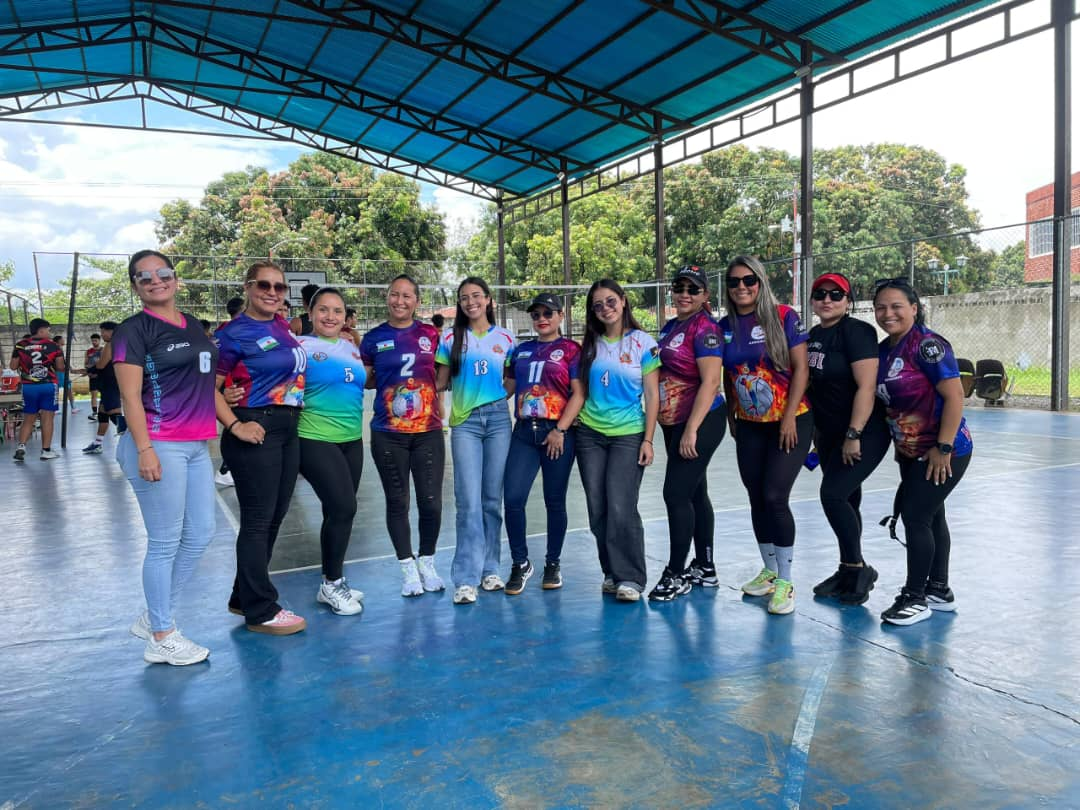 Por abogados de BarinasEquipo de voleibol realizó exitoso torneobenéfico rumbo al nacional en el Táchira