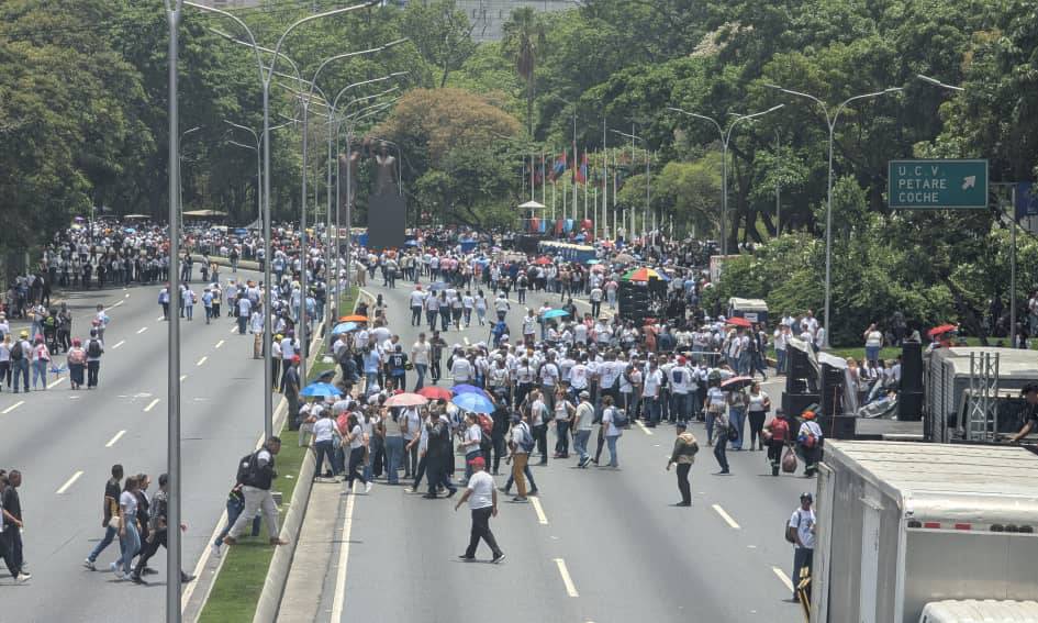 Oficialismo colapsa Caracase impide manifestación de trabajadores