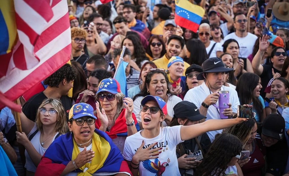 El 44,5 % de migrantes evaluaríavolver si mejoran condiciones del país