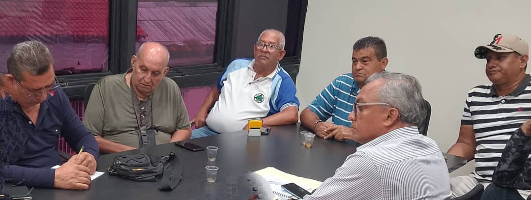 Sindicatos SUODE, SUEP y SUTRASIOT          Exigen a la Gobernación pago de 40$ por uniformes adeudados del año pasado