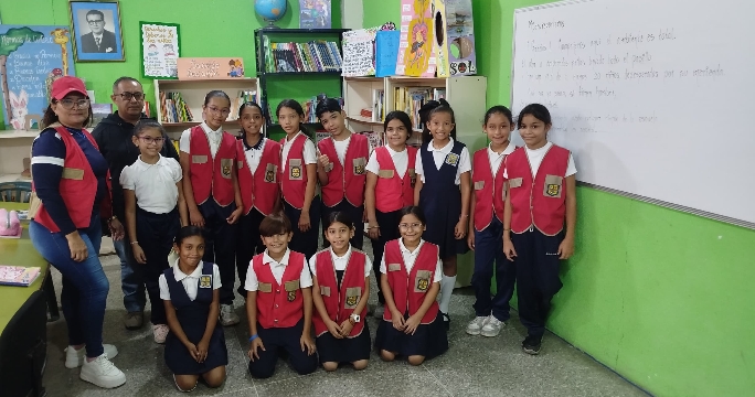 Integrantes del periódico escolarEstudiantes de la E.B Mendoza Rubiorecibieron inducción sobre comunicación social