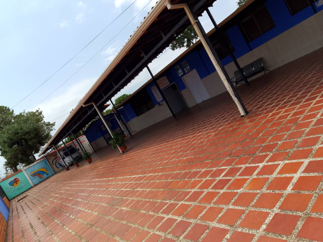 En total soledad y abandono                                CDI Doña Elena Mercedes lleva cinco días cerrado: Santa Bárbara exige soluciones urgentes