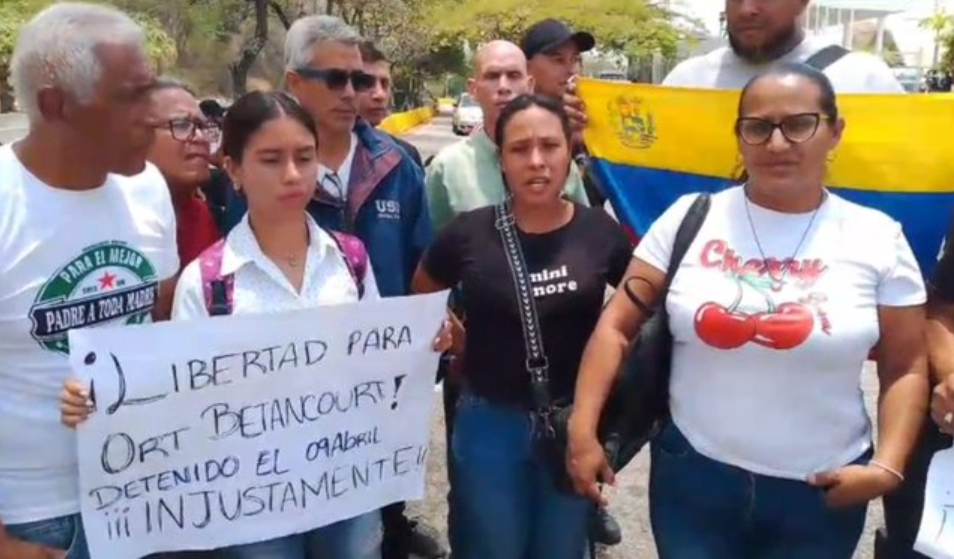 Gobierno libera a los cuatro jóvenes detenidostras la violenta represión durante marcha en Caracas