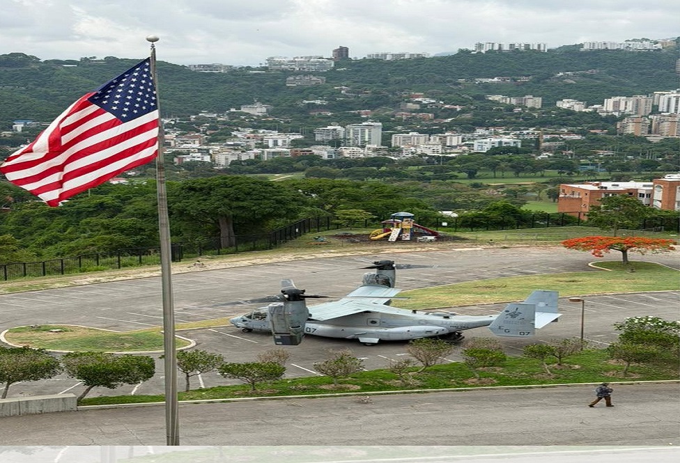 Jefe del Comando Sur supervisa ejercicio militar en la Embajada de EE.UU. en Caracas