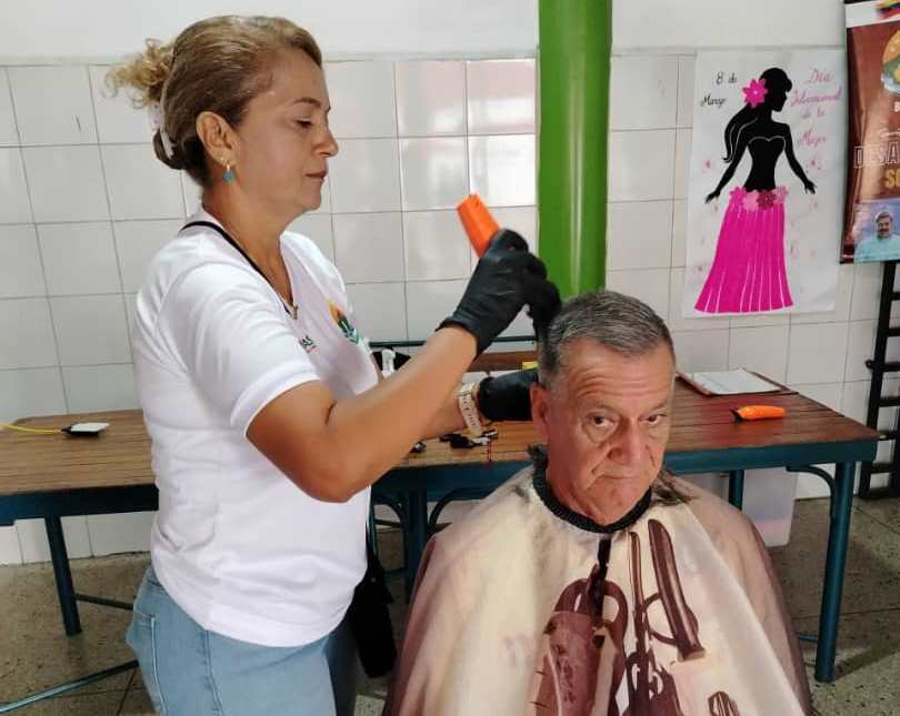 Atención integral a sectores vulnerablesBenefician con pensiones del IVSS a usuarios del Comedor Popular