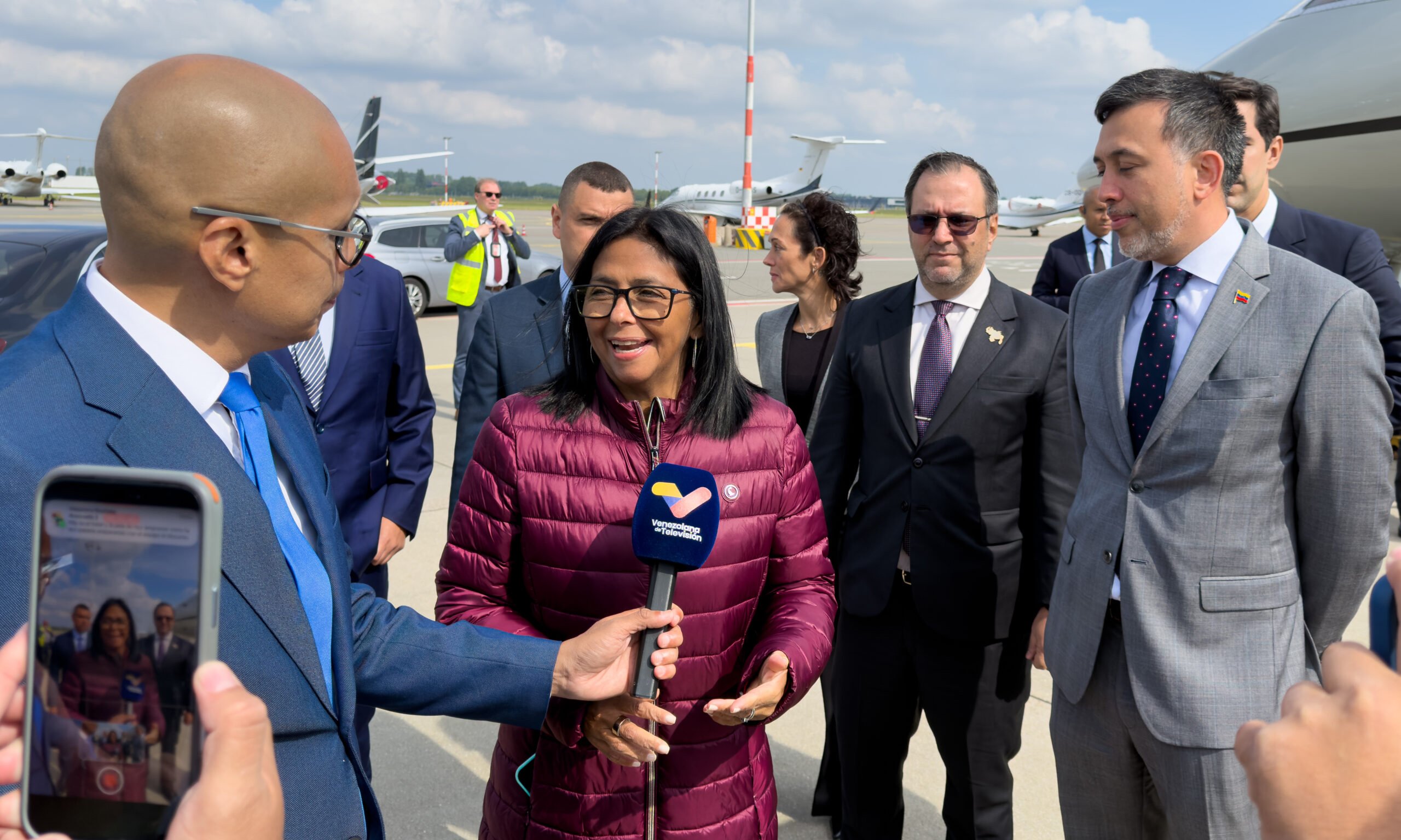 Rodríguez llegó a La Haya para defenderreclamo de Venezuela sobre el Esequibo