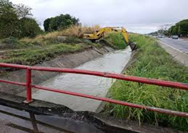 Ante rápida obstrucción de maleza y basuraVecinos de la zona sur de Barinasclaman por limpiezas más frecuentes del canal