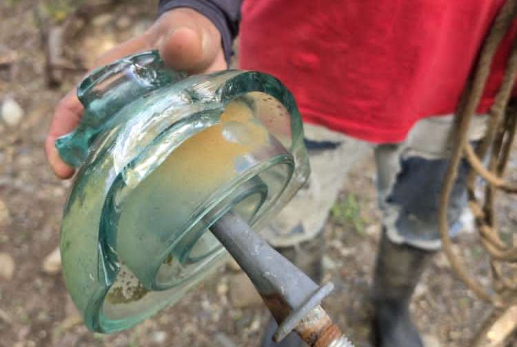 Falla en el circuito.Corpoelec recupera servicio eléctricoen los Sectores La Acequia y Chameta