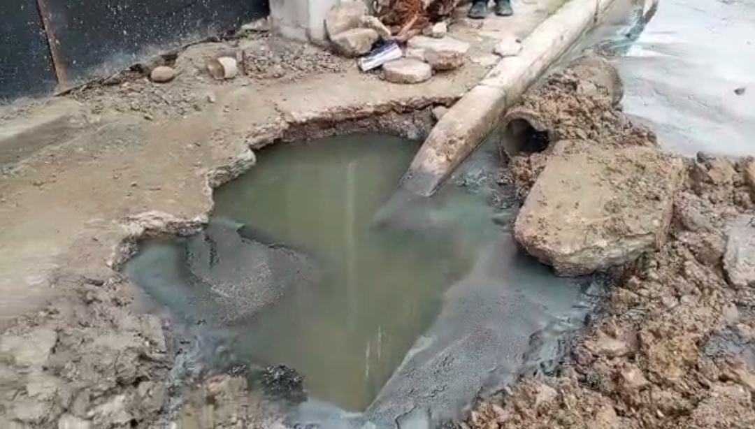 Urgencia sanitaria en Los MarquesesFamilias exigen a Hidroandeseliminación de «baipás» de aguas servidas