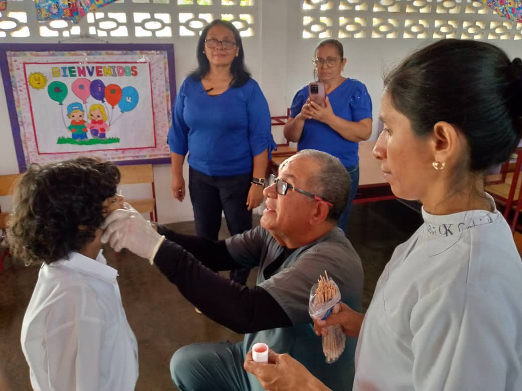 Jornada de Salud Integral se cumplióen la U.E Menca de Leoni