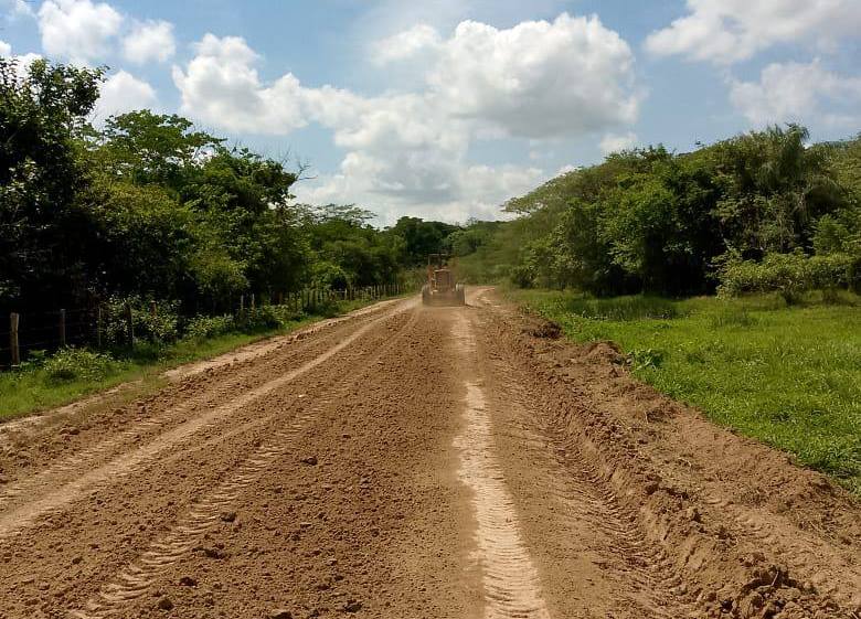 Gobernación rehabilita vías agrícolas en el municipio Sosa