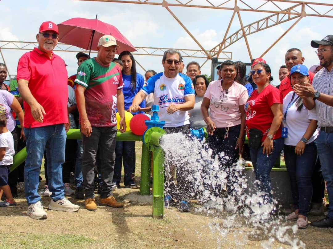 En la Ramón Ignacio MéndezInaugurado pozo de agua en Corralito y anunciados nuevos recursos para las Comunas