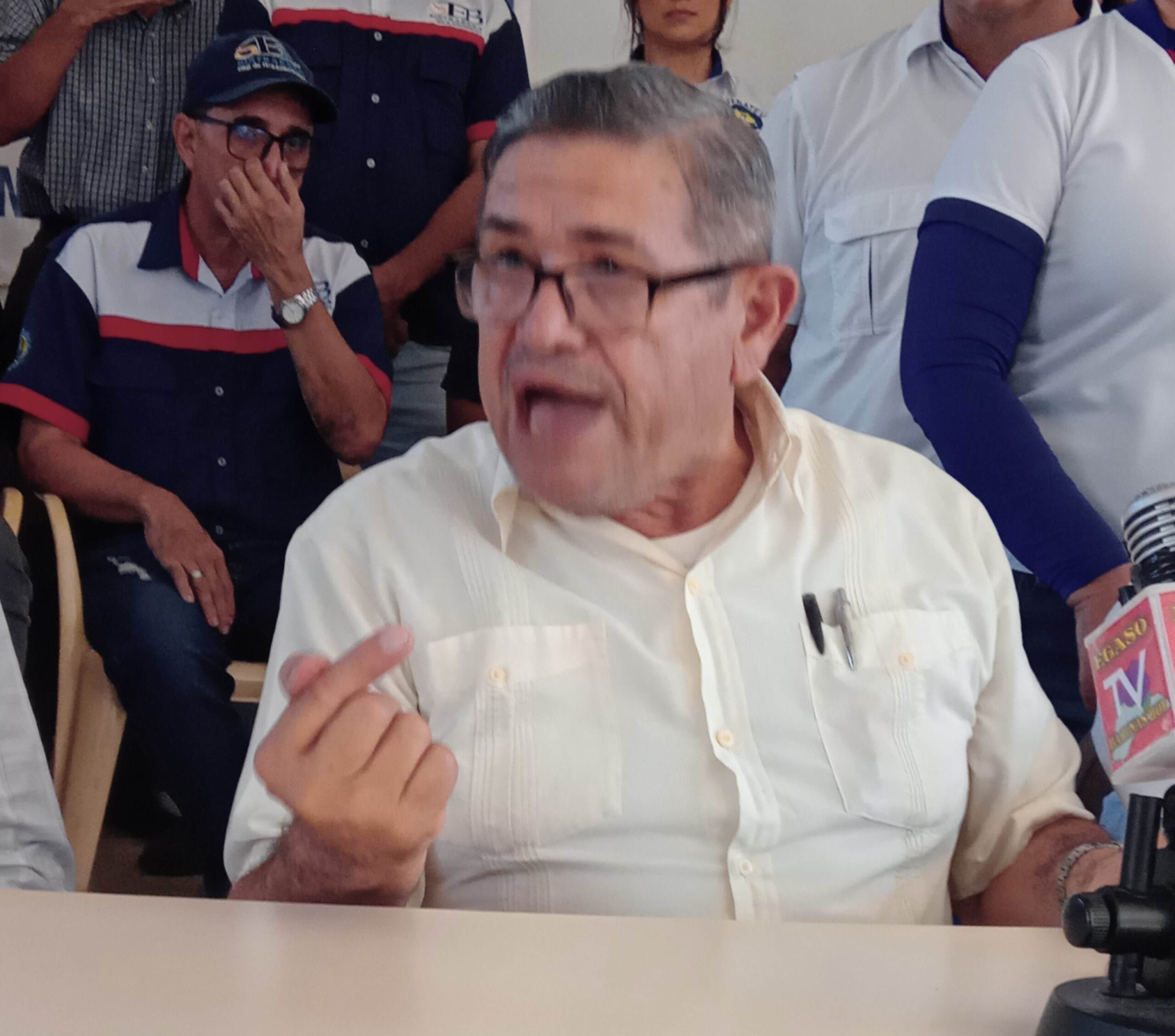Teófilo CastilloSuspensión de sueldos y despidos afectaa más de 1500 educadores en Barinas