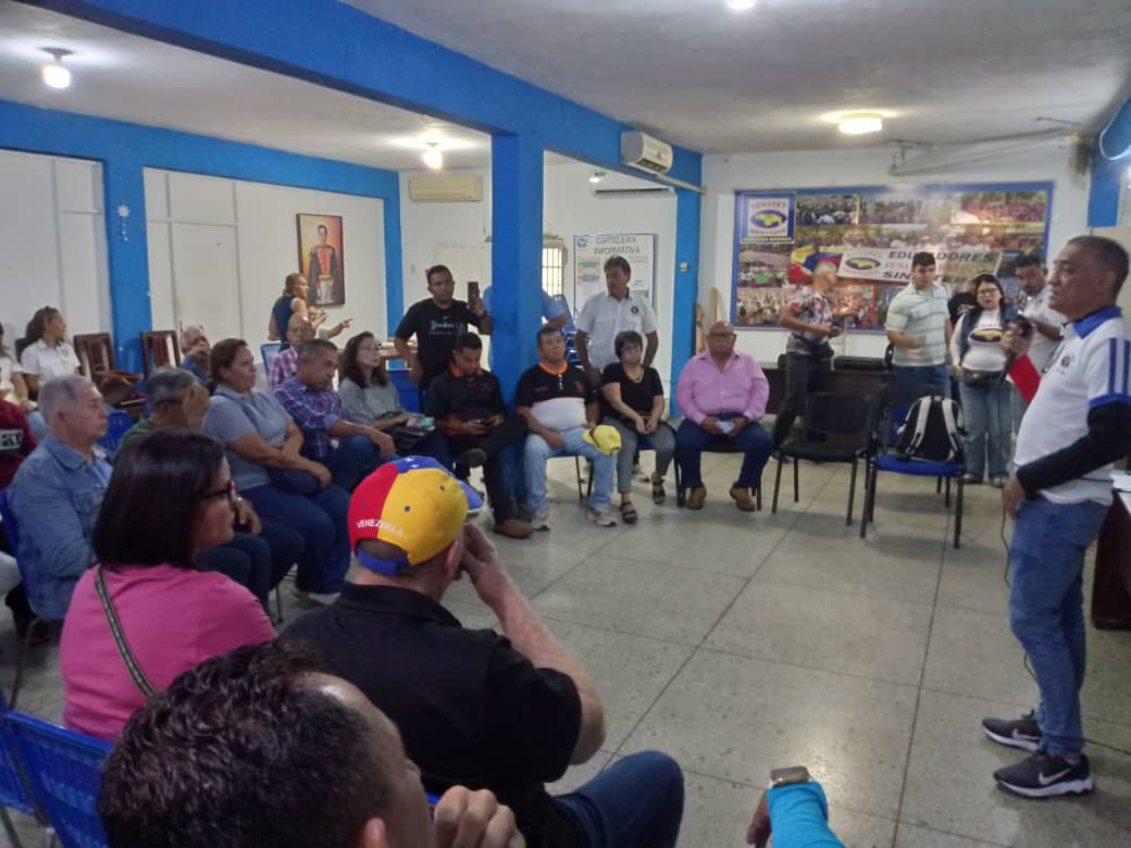 Coalición gremial engrana acciones sindical y políticaVíctor Venegas activó ruta gremial y exigióelecciones libres gobierno y democráticas