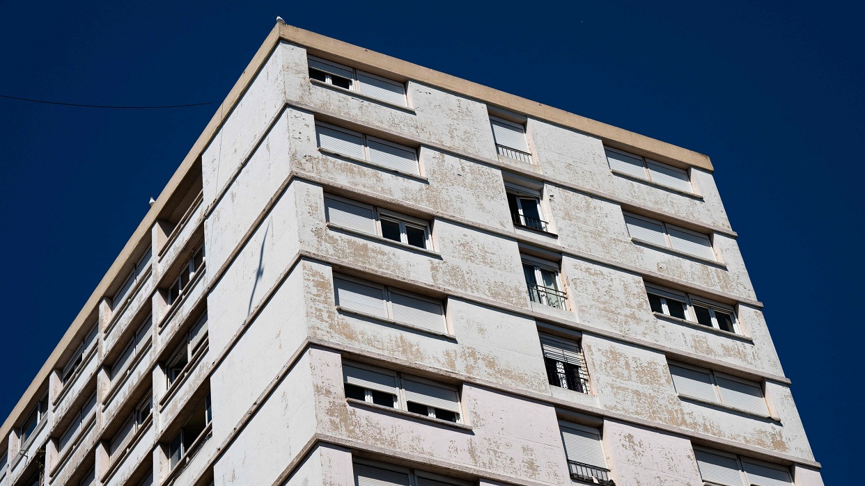 Madre e hijos murieron tras lanzarse desde el piso 13 de un edificio en Francia