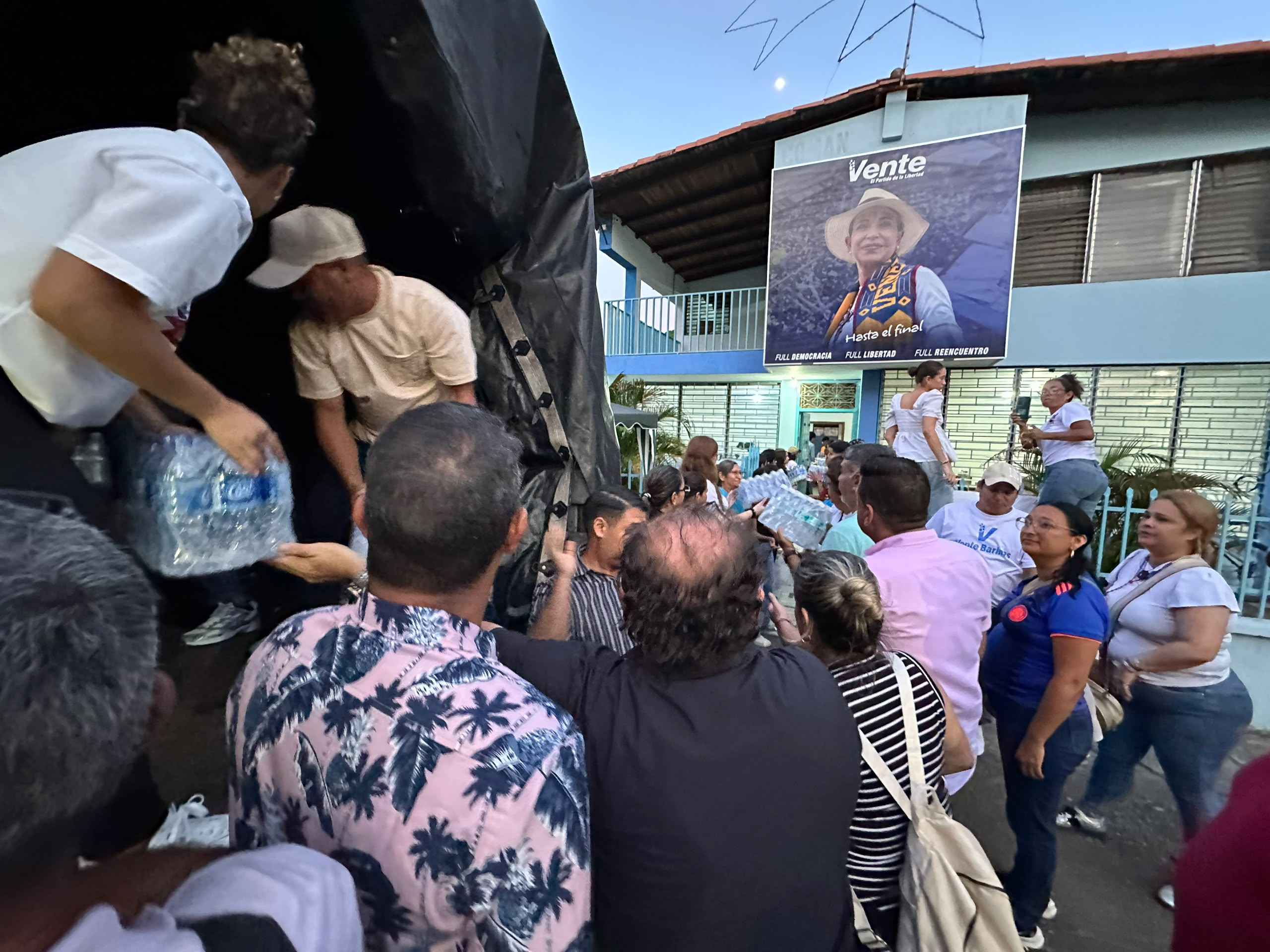 En Barinas«La casa azul» lidera centro de acopiopara víctimas del fuerte sismo