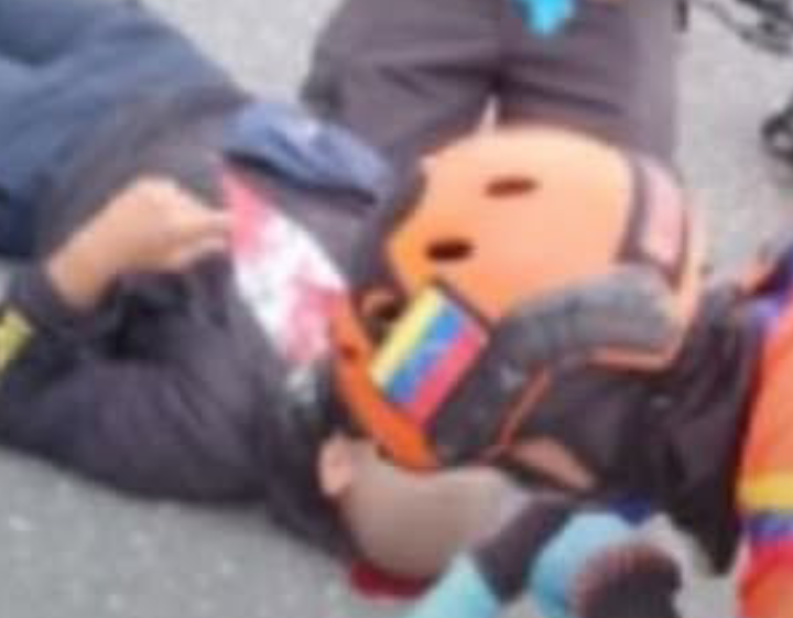 En avenida CuatricentenariaGravemente lesionado estudiante dela Unes tras colisionar moto con auto