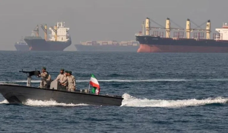 Irán anuncia el cierre del estrecho de Ormuz por los ataques de Israel en sur del Líbano
