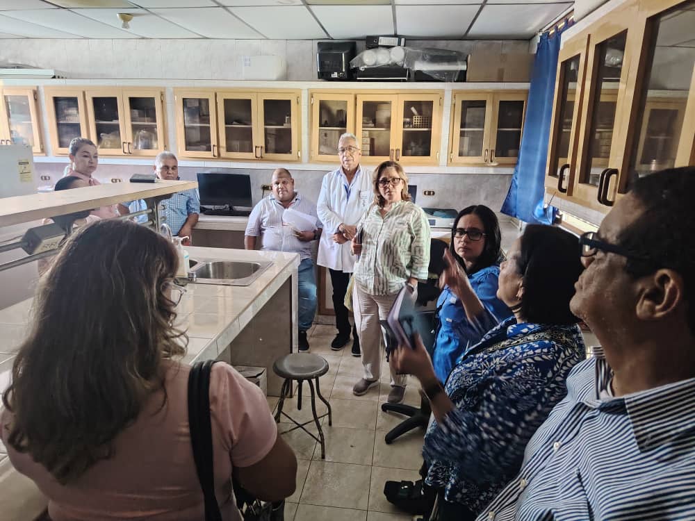Comisión del INHRR realiza supervisión delos 44 laboratorios de Salud Pública del País
