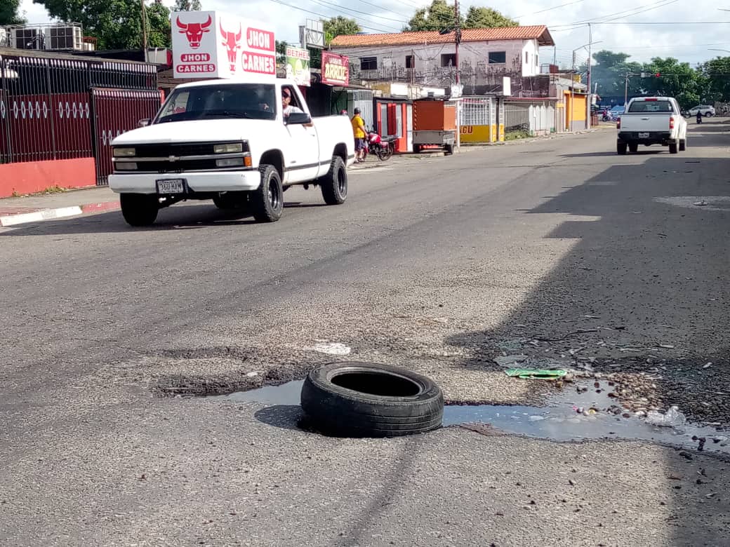 Plan de bacheo para la avenida Ciudad Bolivia