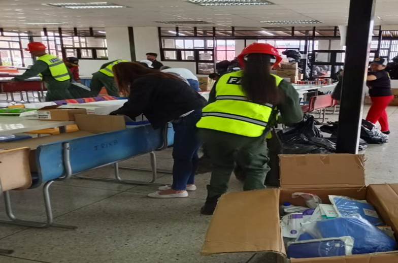 En el Centro de Acopio Principal de la Ciudad DeportivaCiudadanos reconocen la gestión solidaria de la Gobernación de Barinas en apoyo a las familias afectadas por los terremotos