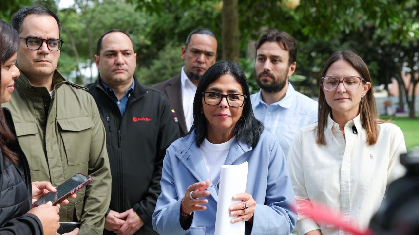 Delcy Rodríguez anunció «asignación mensual» para afectados por los terremotos y prohibió exportar materiales de construcción