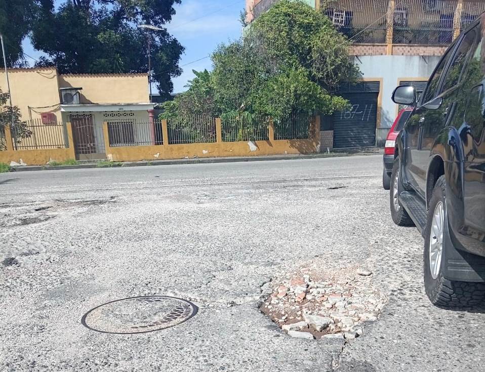 Sigue creciendo el hueco que estáen inmediaciones de la sede del Siot