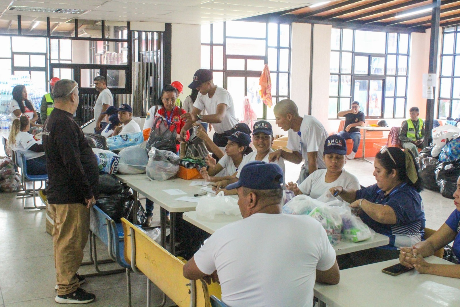 Distribuidas en siete municipiosGobierno bolivariano atiende de manera integral a 41 familias damnificadas de La Guaira