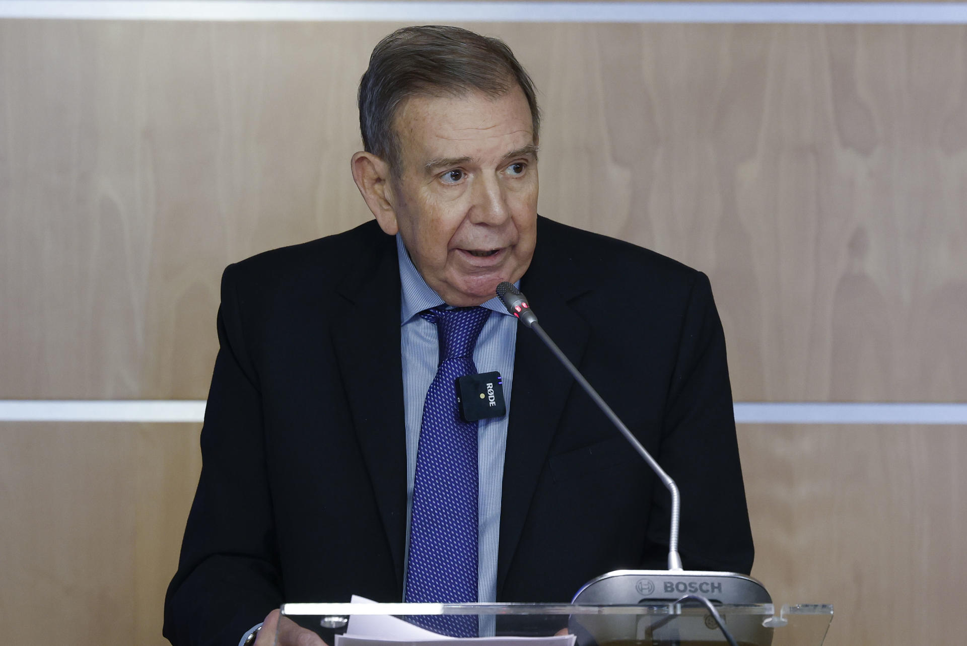 González propone crear una «comisión internacional»para supervisar ayuda humanitaria en Venezuela
