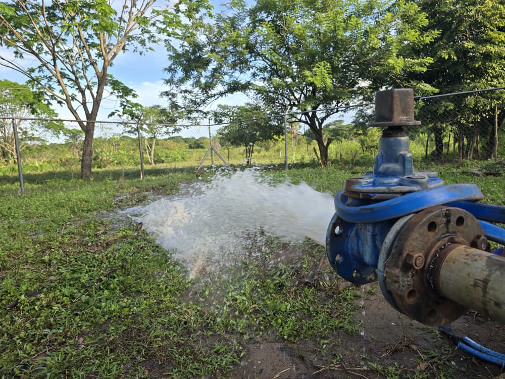 Restablecen servicio de agua potable en el caserío Los Paleros de Cruz Paredes