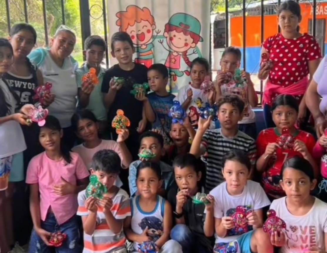 Más de 20 niños de Cruz Paredes disfrutaron de plan vacacional con manualidades y actividades recreativas
