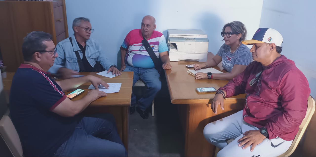 Llaman atención del Gobernador Chávez Directivos de SUEP y SUODE exigen estabilidad laboral para 50 trabajadores despedidos de la Fundación del Niño