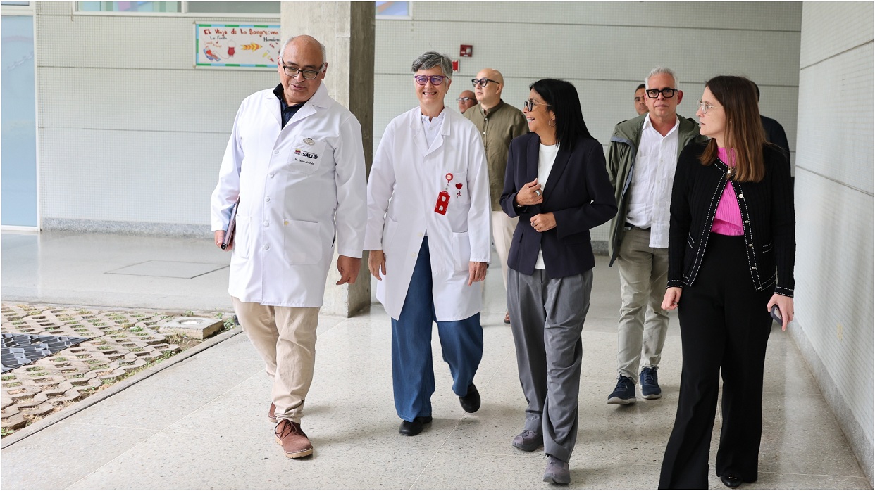 Gobierno anuncia plan nacional para digitalizar historias clínicas en la red de salud pública