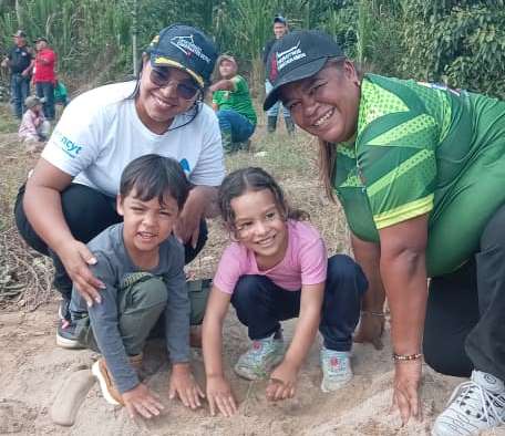 Jornada ecosocialista en el municipio PedrazaReforestan zona protectora del río Canaguá con 2.500 ejemplares