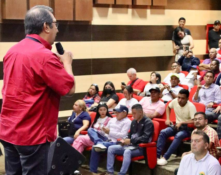 Con despliegue territorial en comunas y circuitos comunalesBarinas activa Plan Nacional “Venezuela: Energía y Vida” para fortalecer la organización comunitaria