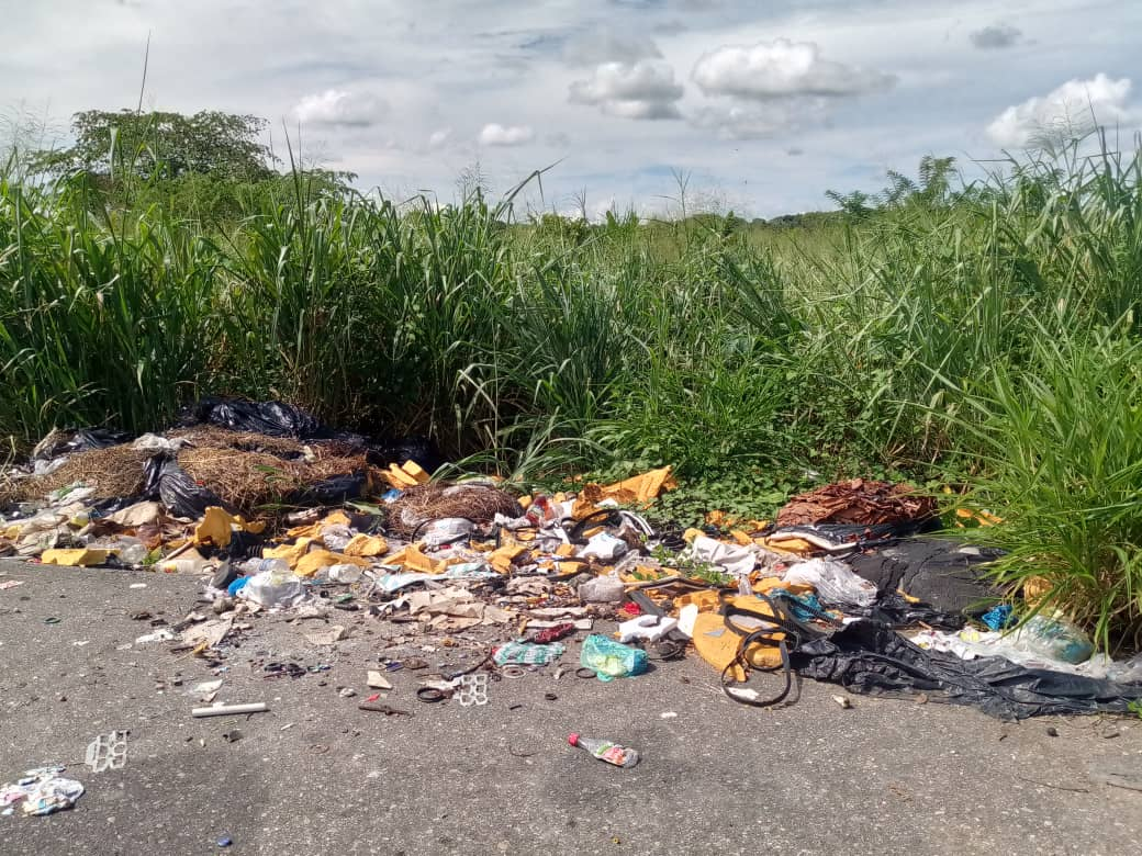 En el tramo cerradoConvertido en vertedero clandestino tramocerrado de la avenida Ribereña Chávez
