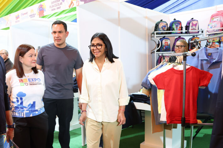 Delcy Rodríguez anuncia instalación de ferias escolares en todo el país con descuentos en sus productos
