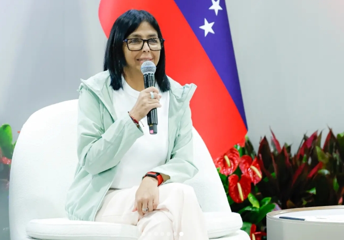 Delcy Rodríguez celebra acuerdos de la mesa de diálogo y llama a la convivencia democrática
